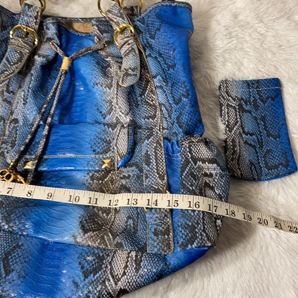 Oman Blue Snakeskin Large Tote Double Handles - Picture 4 of 9